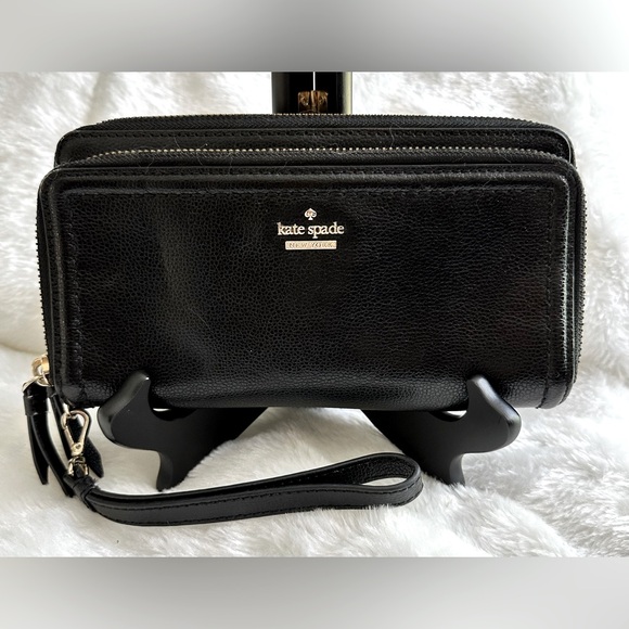 kate spade Handbags - 🖤 Kate Spade Patterson Drive Anita Continental Clutch/Wristlet 🖤